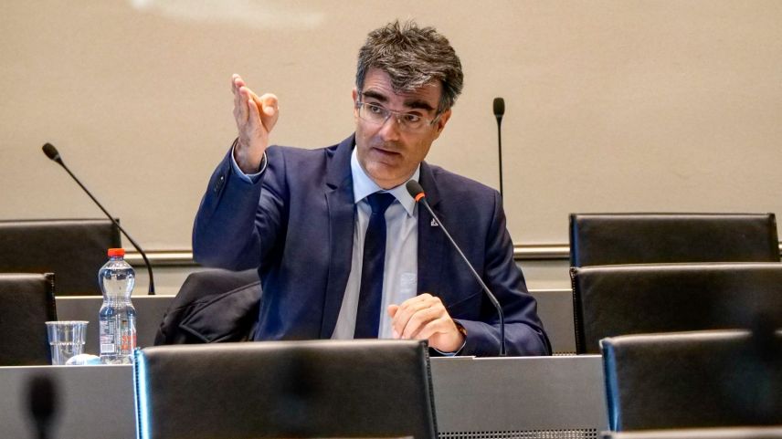 Laut Volkswirtschaftsdirektor Marcus Caduff haben Bund und Kantone 2021 im Rahmen der Corona-Härtefallmassnahmen rund 200 Millionen Franken zugunsten von Unternehmen gesprochen. Foto: Jon Duschletta