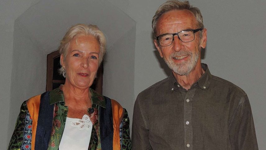 Ils musicists Aita Biert e Men Steiner han persvas pro lur concert da cumgià illa baselgia da San Niclà. fotografia: Benedict Stecher/fmr