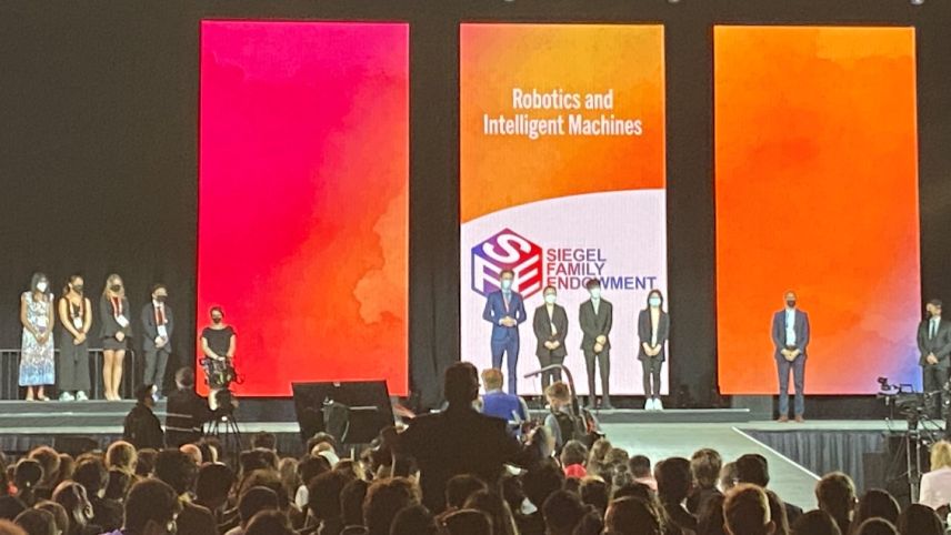 Noa Sendlhofer (in der Mitte links) an der Awards-Ceremony am Freitag in Atlanta, USA (Foto: z. Vfg)