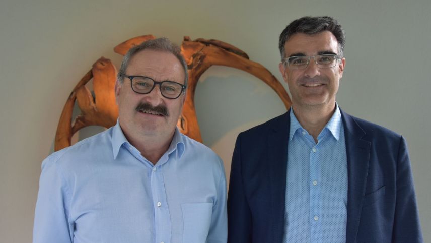 Il president da la Conferenza da presidents da la Regiun Engiadina Bassa Val Müstair Victor Peer (a schnestra) ha bivgnantà il president da la Regenza grischuna Marcus Caduff (fotografia: Nicolo Bass).