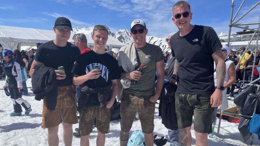 Die Jungs vom Bodensee haben sich stilecht für den Anlass angezogen. Foto: Fadrina Hofmann