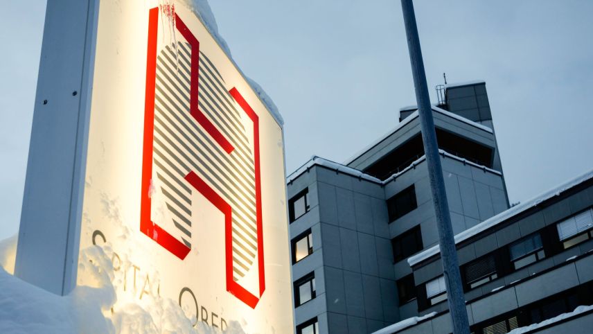 Gestern Mittwoch nach Redaktionsschluss dieser Ausgabe hat die Gemeinde S-chanf über die Spitalvorlage befunden. Heute Donnerstagabend folgt der Entscheid der Gemeinde Silvaplana. Foto: Jon Duschletta