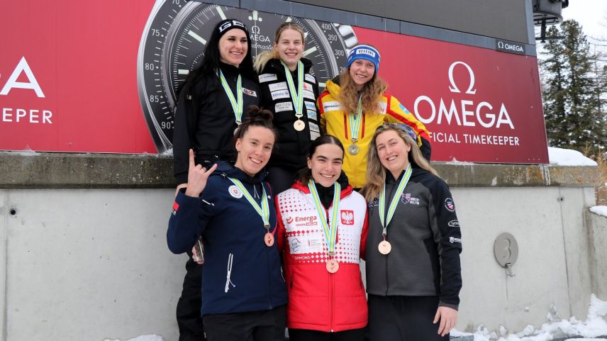 Der erste Renntag und schon die erste Goldmedaille für die Schweiz: Debora Annen (Mitte oben) sicherte sich auf ihrer Heimbahn in St.Moritz den Sieg. Foto: z. Vfg
