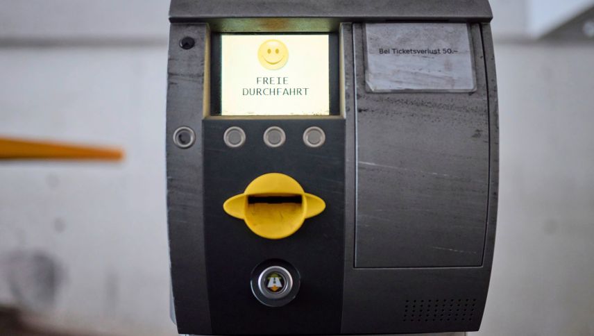 Ün bainvgnü allegraivel entrond illa garascha suotterrana – grazcha ad üna barriera filantropa (fotografia: Michael Steiner).