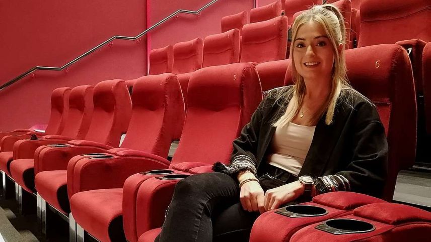 Scala-Geschäftsführerin Lara Müller im neuen Kinosaal. Foto: Denise Muchenberger