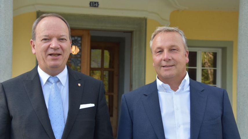 Ils duos commembers dal cussagl administrativ sun optimistics: Christian Gürtler (a schnestra) e Jon Peer (fotografia: Nicolo Bass).