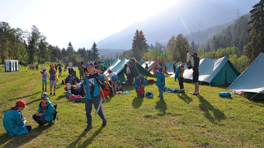La fin d’eivna dals battasendas «WöWe» da tuot il Grischun ha gnü lö in Engiadina Bassa suot cundiziuns optimalas. fotografia: Mayk Wendt