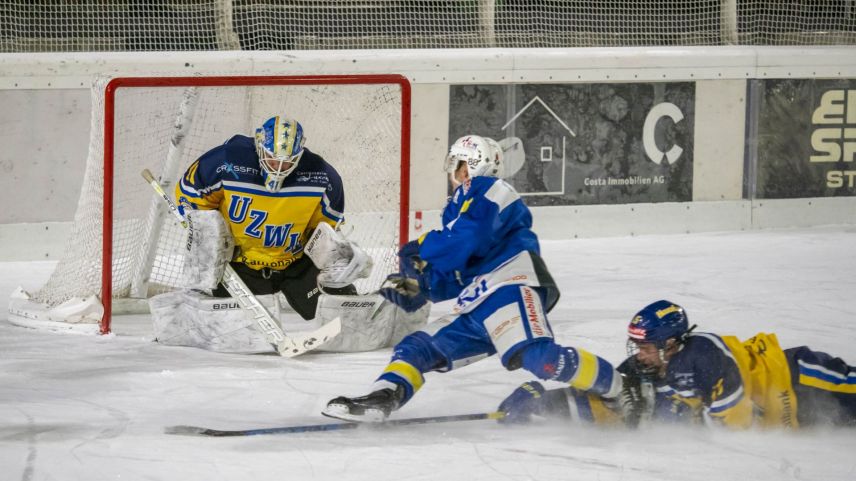 St.Moritz strauchelt gegen Uzwil und verliert zuhause mit 5:6.   Foto: Daniel Zaugg
