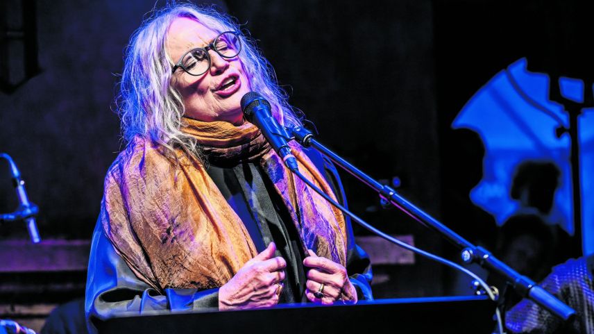 Corin Curschellas begeistert im Dracula Club in St. Moritz mit romanischen Liedern. (Bild: fotoswiss.com/giancarlo cattaneo