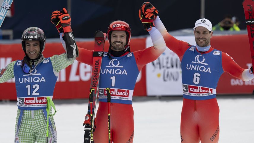 Thomas Tumler (rechts) beendet seine beste Rennsaison als Dritter auf dem Podest (Foto: Swiss Ski/Keyston-SDA)