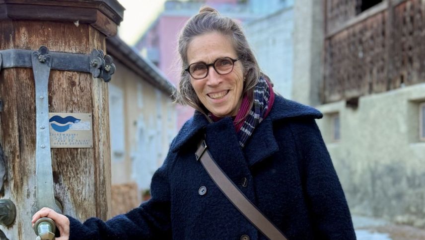 Gabrielle Susan Rüetschi hat in Scuol ihre literarische Heimat gefunden. Foto: Fadrina Hofmann