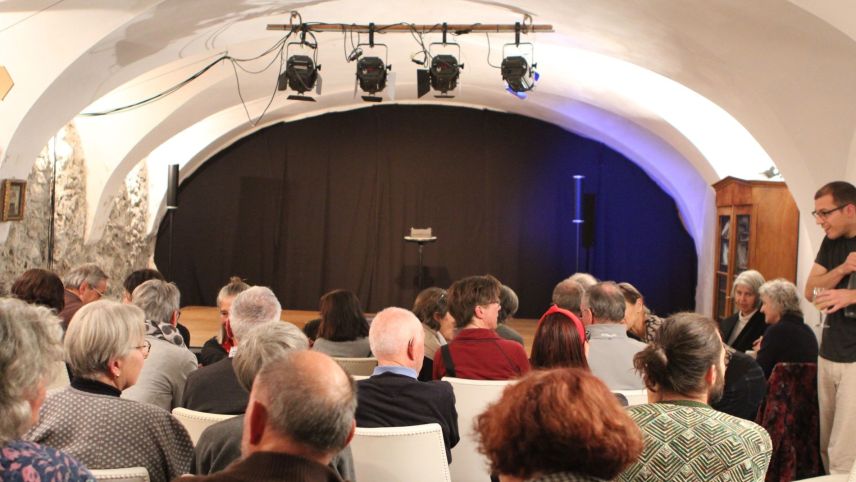 Ils vouts illa chasa a Süzöl 4 a Lavin han dat il nom a «La Vouta» (fotografia: mad).