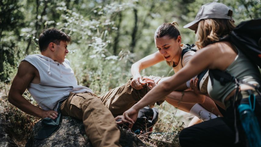 First Responder Plus übernehmen in abgelegenen Regionen die ­medizinische Erstversorgung, bis professionelle ­Rettungskräfte eintreffen. Symbolfoto: shutterstock.com/Gerogev