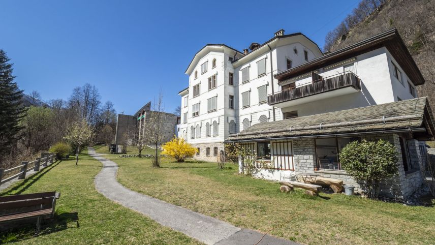 Kleine Gesundheitstitutionen wie das Spital in Spino sind weniger von der aktuellen Situation betroffen als mittlere und grosse. Foto: Daniel Zaugg