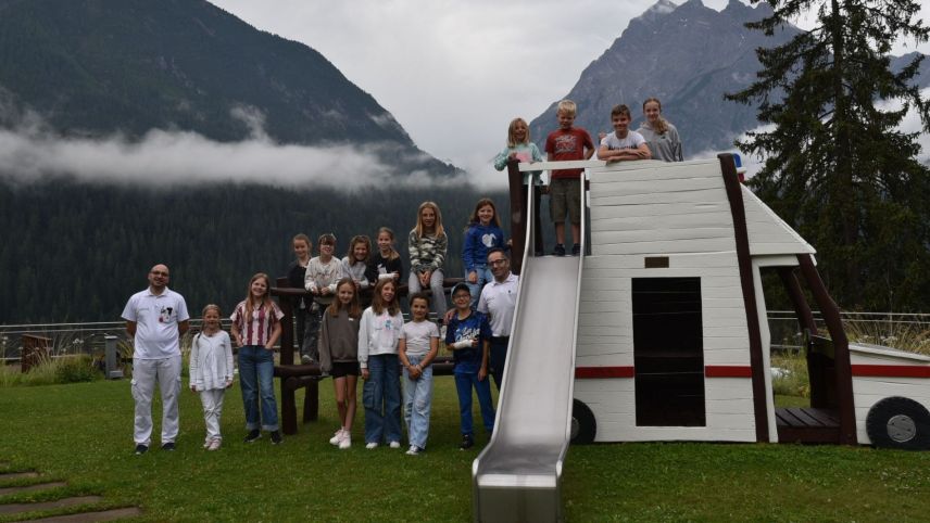 Die teilnehmenden Kinder werden spielerisch an die Themen medizinische Notfälle und Spitalaufenthalt herangeführt. Foto: z. Vfg
