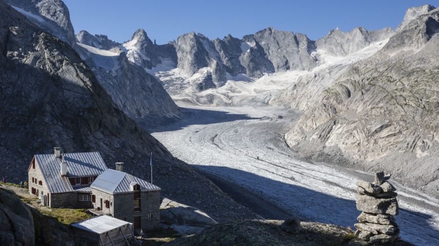 Die Fornohütte der SAC-Sektion Rorschach thront über dem Vadrec del Forno in der Val Bregaglia nahe der italienischen Grenze.	Foto: SAC Sektion Rorschach