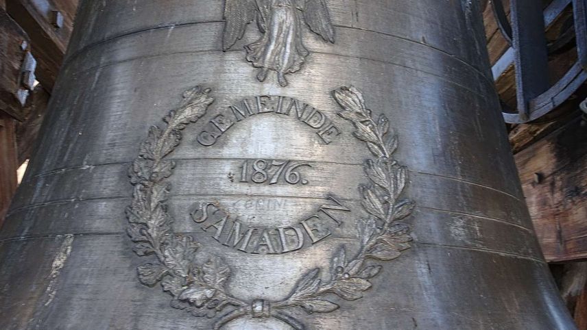 Inschrift der Glocke «Il Grand» der Dorfkirche Samedan.Inschrift der Glocke «Il Grand» der Dorfkirche Samedan. Fotos: Walter Isler