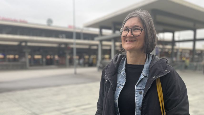 La romanista Uorschla Natalia Caprez Brülhart da Cuoira/Ftan es statta quist on la redactura respunsabla dal Chalender Ladin 2025. (fotografia: David Truttmann).