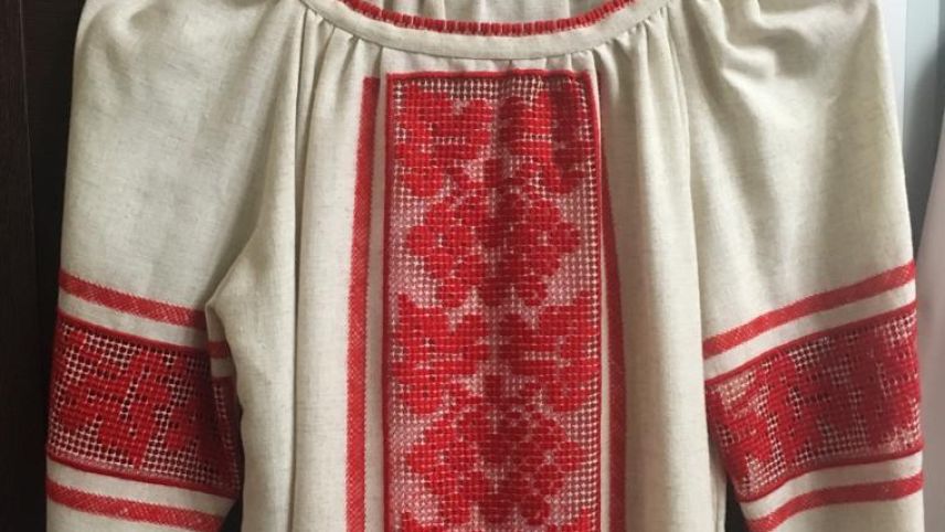  Als Wyschywanka bezeichnet man traditionelle Stickmuster, die in der Ukraine sehr verbreitet sind.