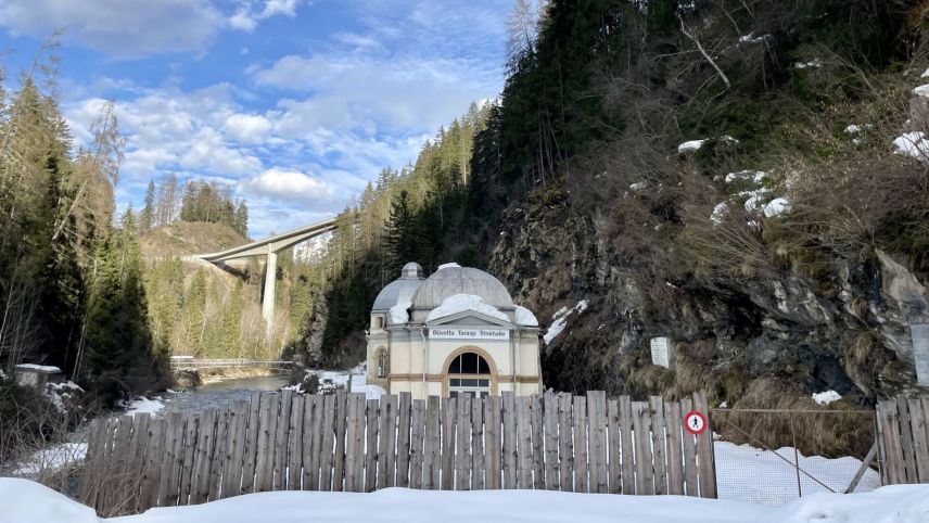 Der Zugang zur Büvetta ist aus Sicherheitsgründen gesperrt. Foto: Fadrina Hofmann