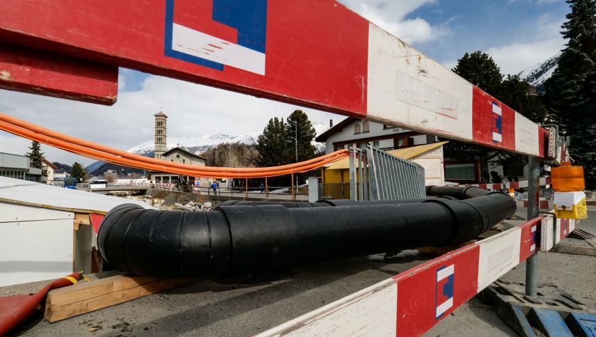 Die provisorischen Schmutzwasserleitungen werden bald zurückgebaut. Foto: Jon Duschletta