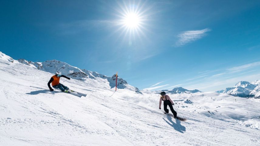 Pulloverwetter und fast leere Pisten - Frühlingsskifahren hat seinen Reiz. Foto: Engadin Tourismus AG