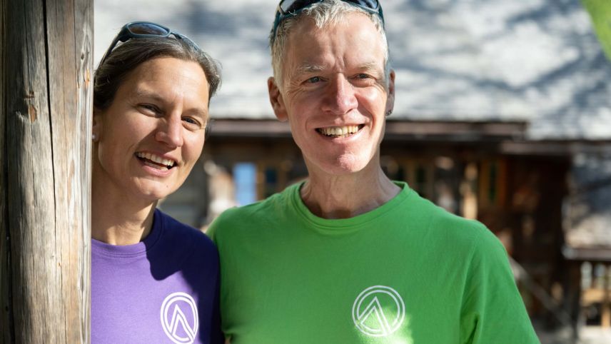 Nicole und Artur Naue bewarten die Chamanna Cluozza seit 2022. Foto: Prix Montagne/Schweizer Berghilfe