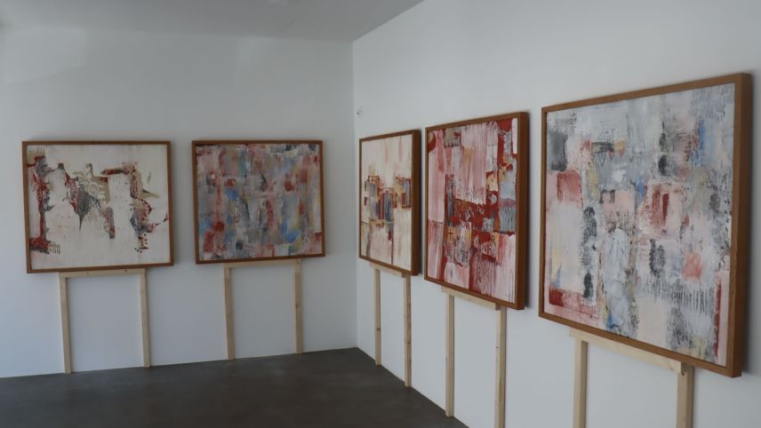 Ils divers sgrafits da Mazina Schmidlin-Könz, chi sun da vzair in l’exposiziun a San Murezzan (fotografia: Martin Camichel).