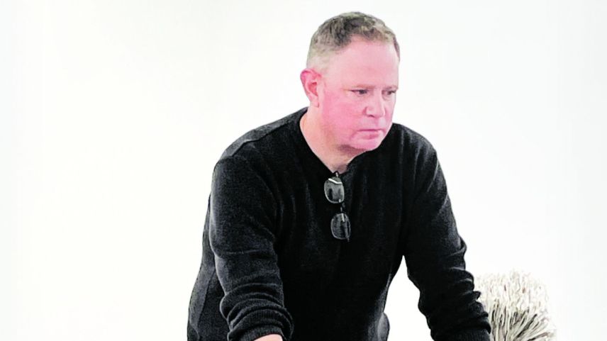 Il «dirigent» da sias aignas ouvras: Pascal Lampert (fotografia: Livia Mauerhofer).