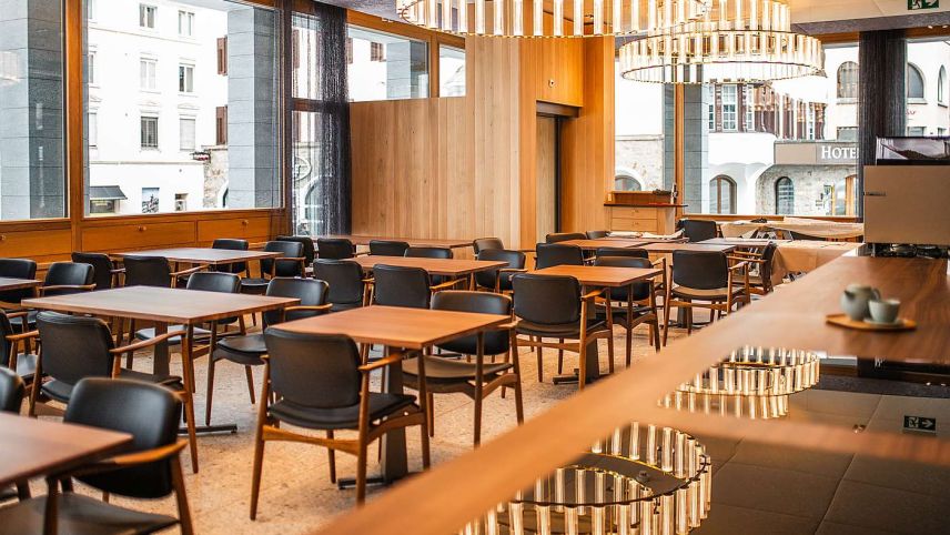 Das Restaurant mit Bar. Foto: Andrea Klainguti