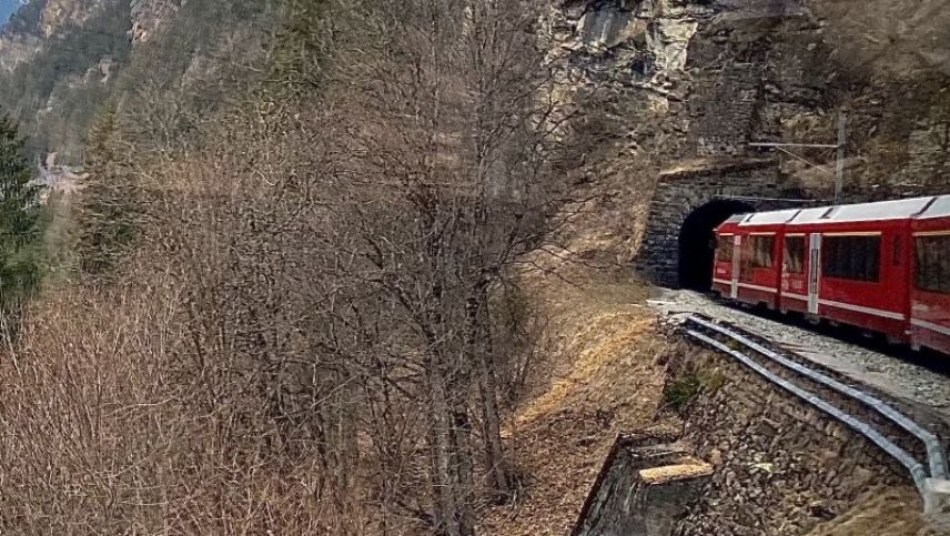 «Einfach aus dem Fenster zu schauen, die Umwelt wahrzunehmen und die Sinne intensiv zu reizen – mit Kaffee und Musik – ist der beste Zeitgebrauch», hat Valentina Baumann für sich entschieden. Foto: Valentina Baumann