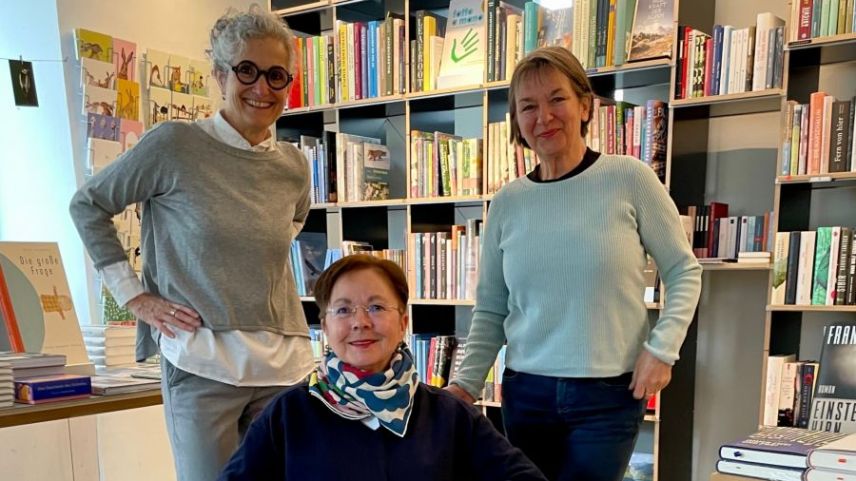 Simona Nuber (Mitte) und ihr Team sind ausgezeichnet worden (Foto: mad)