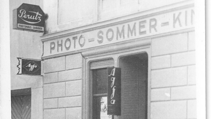 Das Fotogeschäft in Samedan. Foto: Gustav Sommer/Kulturarchiv Oberengadin
