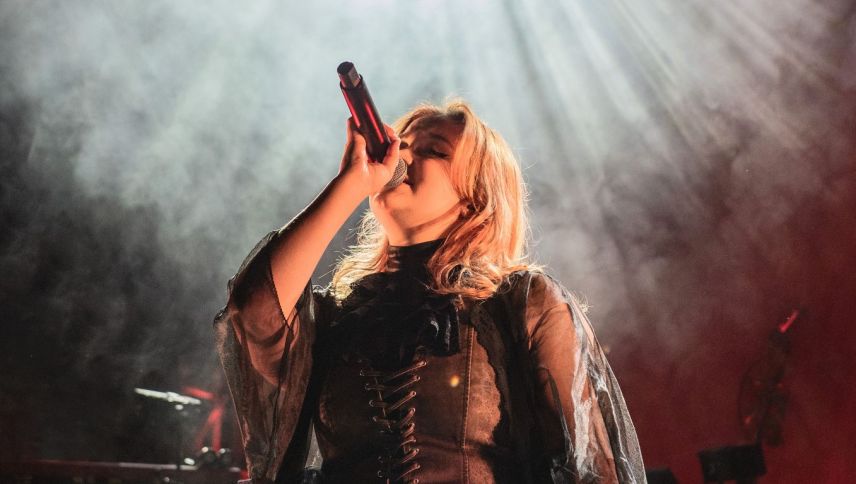 «Cultura@Rondo»: Baba Shrimps und Joya Marleen begeisterten am Samstagabend über 300 Besucher im Kulturzentrum Rondo. Fotos: Bureau Massé/Lucie Herter