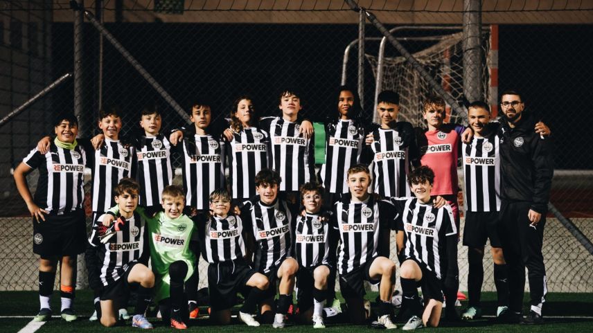 Due  C-Jugend des FC Celerina lwar freut sich über den Meistertitel. Foto: Agostina Schenone