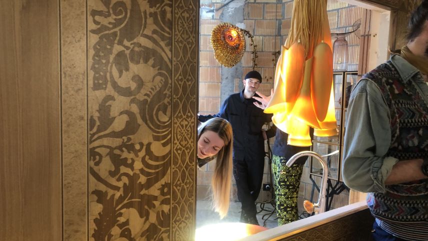 Galerie Rossana Orlandi aus Mailand mit dem Lichtkünstler Nacho Carbonell.