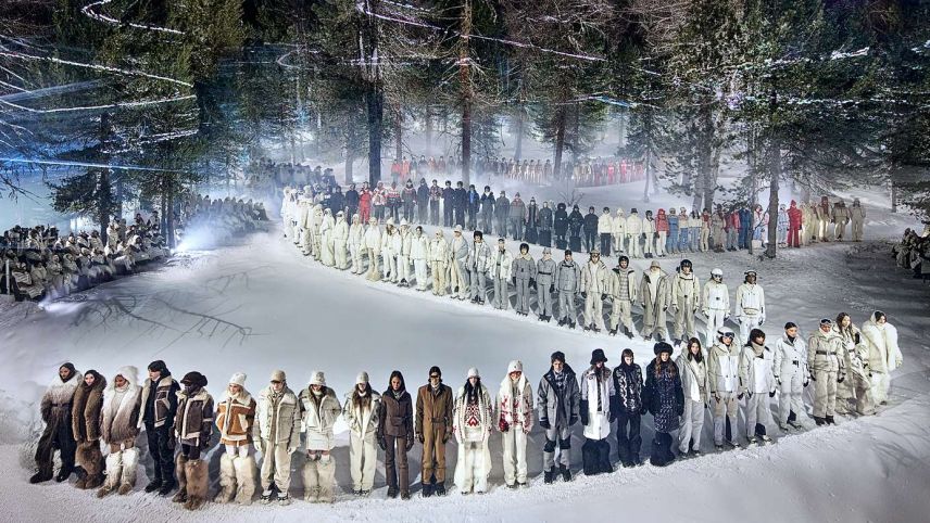 Am Samstagabend hat im God Giandus oberhalb von St. Moritz die Modenshow des italienischen Luxuslabels Moncler mit vielen Beteiligten stattgefunden. Der Anlass war aus verschiedenen Gründen umstritten. 
Foto: Moncler