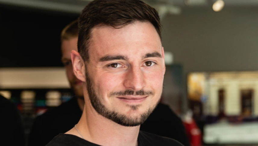 Der Pilot aus Bever plaziert sich nach dem ersten Tag nicht ganz dort wo er es sich erhofft hatte. Foto: Bobteam Follador.