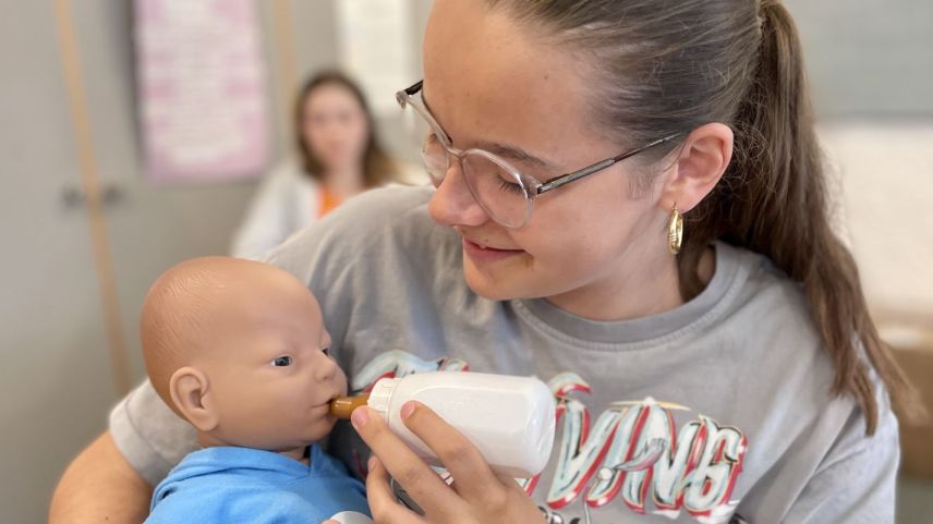 Die Simulationsbabys haben die gleichen Bedürfnisse wie echte Säuglinge. Foto: Fadrina Hofmann