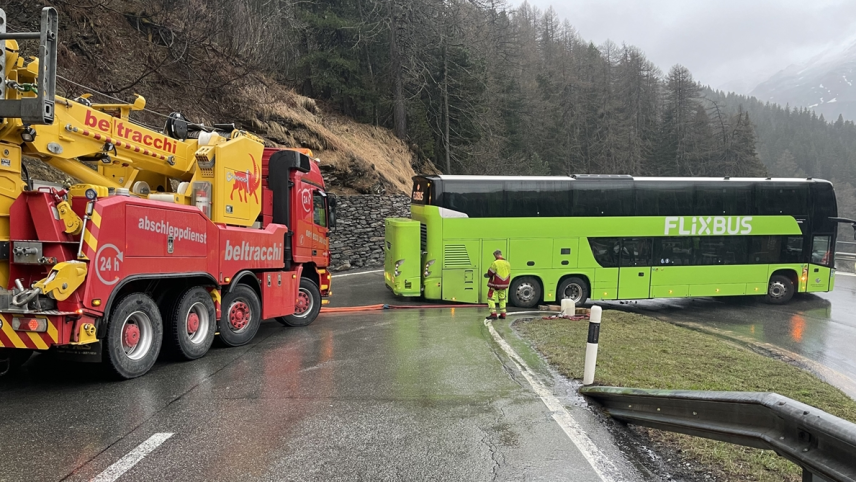 Während zwei Stunden war der Malojapass blockiert Foto: Kantonspolizei Graubünden