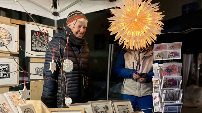 Adventsmarkt in Scuol. Foto Fadrina Hofmann