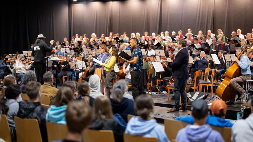 Die Hauptprobe vor der Schülerschaft ist geglückt. Foto: Dominik Täuber
