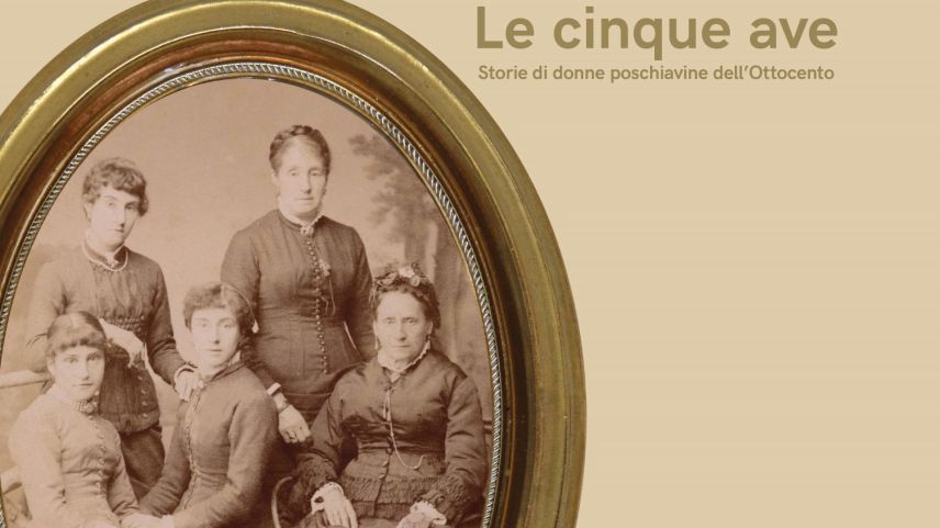 Sülla fotografia as vezza davant da schnestra ad Angelina Pozzy-Olgiati, Eugenia Semadeni-Olgiati e Orsola Lardelli-Lardelli; davovart da schnestra a Leonita Jochum-Olgiati ed Angelina Olgiati-Lardelli (fotografia: mad).