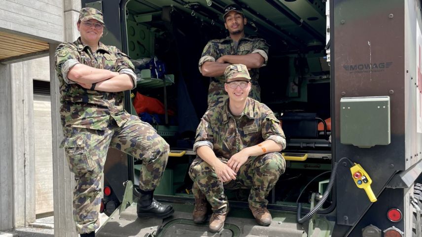 Das Team vom Sanitätspanzer. Foto: Fadrina Hofmann