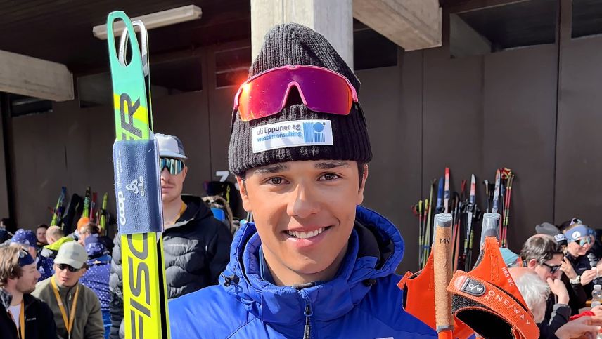 Jon Andri Guler im Ziel in S-chanf, nur wenige Kilometer von seinem  Wohnort Brail entfernt. 		Foto: Andrea Gutgsell