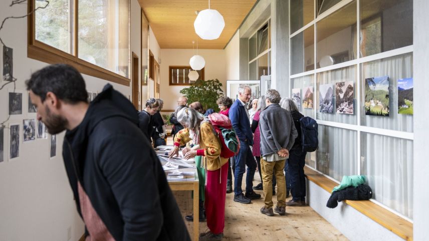 In einer Fotoausstellung waren bisher nicht veröffentlichte Bilder aus zahlreichen Privatsammlungen zu sehen. Foto: Mayk Wendt