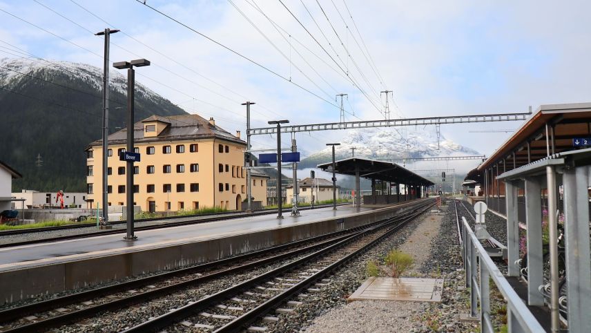 Il müdamaint da l’urari vaiva pissero per chos cotschens tar la populaziun da Bever (fotografia: Martin Camichel).