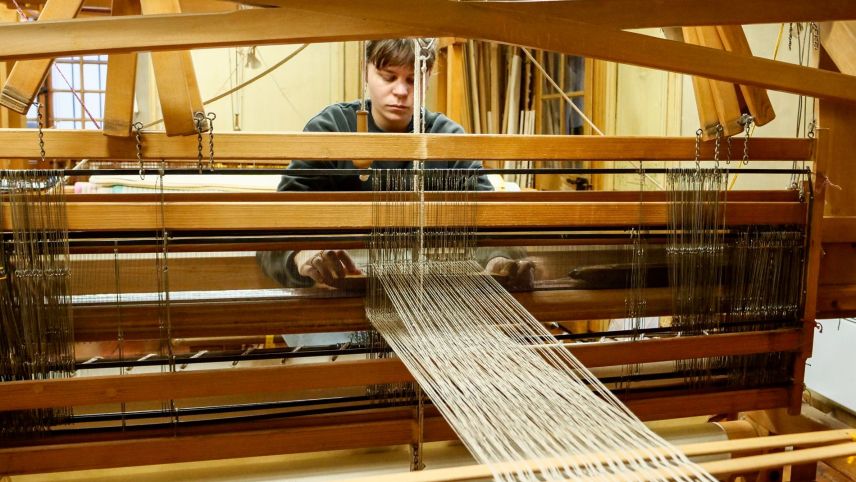Die Zukunft der Angestellten der Handweberei Tessitura Valposchiavo ist dank dem Wechsel der Trägerschaft nun gesichert. Fotos: Jon Duschletta