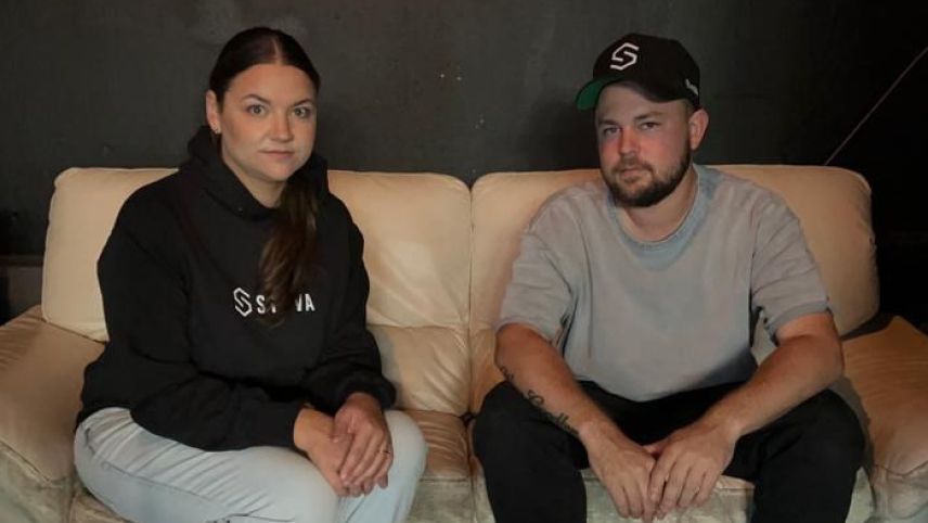 Bettina e Dillon Rätz mainan la disco Stüva a Scuol e pisseran  regularmaing per arrandschamaints specials (fotografia: mad).