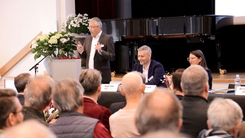 L’uniun portadra dad RTR, la SRG.R, tschercha ün successur o üna successura per seis president Vincent Augustin (fotografia: SRG.R)